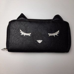 Small wallet, little cat